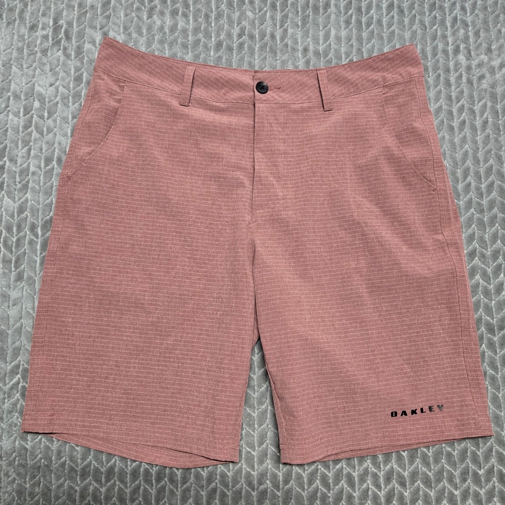 Oakley Hydrolix Hybrid Shorts Mens 32 Red Rose Mauve Stripe Stretch Surf Patina